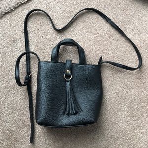 New Small bucket bag w/ zipper & adjustable strap
